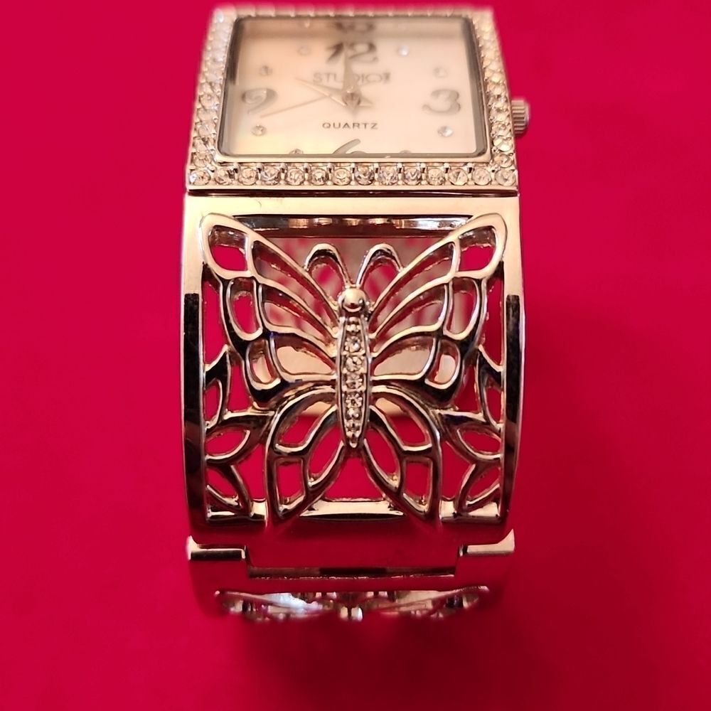 NEW Studio Time Silver Tone Quartz Butterfly Cuff Watch - Picture 2 of 5